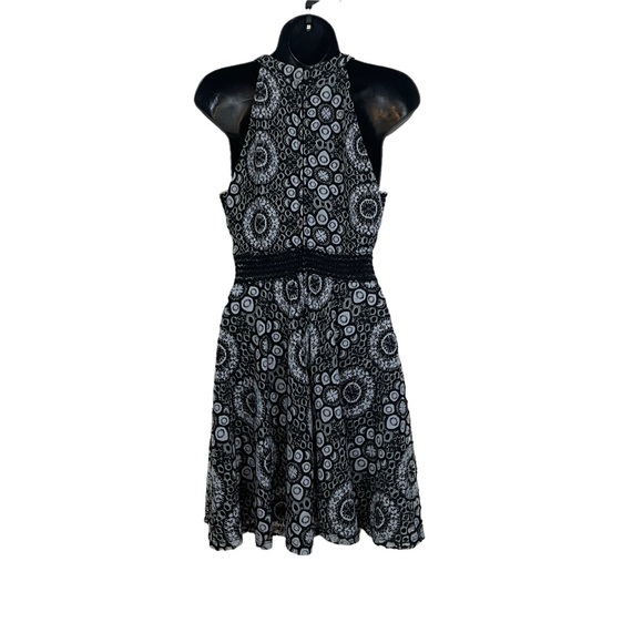 CITY TRIANGLES black + white lace high-neck halter skater mini dress [9 … - Picture 2 of 9